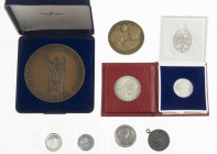 Netherlands - Varied lot of medals incl. Parochiepenning Pijnacker 2006, Koningshuis, K.M.A., mini-coinsets and cast medal 'French refugees in Utrecht...