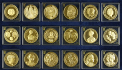 Netherlands - Collection of 48 prooflike gilt bronze medals and 4 bronze plaques 'In naam van Oranje' in cassette, isuues by Muntpost