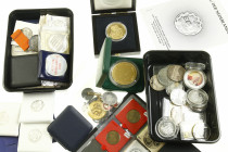 World - Box medals - ecu issues, modern Dutch and German medals, some silver including 1 ounce bar 'Bayreuth'