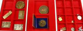 World - Three deep Lindner-boxes containing ca. 13 mainly bronze francophone medals and plaquettes incl. 'Jubilee Union Minière du Haut-Katanga 1906-1...