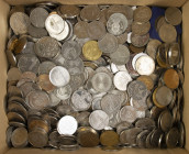 World - Box containing over 10 kg modern medals