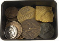 World - Box containing ca. 12 large foreign medals incl. price medal Frühjahrs Ausstellung Wien 1906