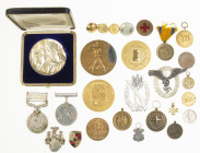 Medailles en onderscheidingen in lots - World - World, lot various medals and decorations, mostly original, should be viewed