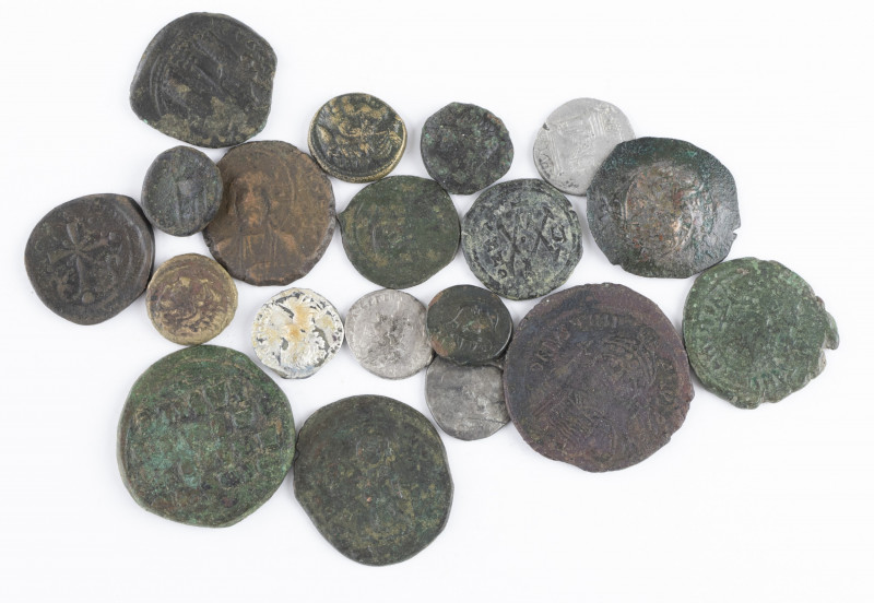 Lot of 19 Coins of the Greek, Roman and Byzantine period in silver and bronze – ...