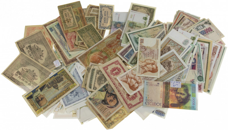 Wereld - Box banknotes world including Myanmar, Italy, Surinam, Indonesia, China...