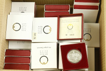 Austria - Lot with Austria silver Proof 10 and 20 Euro's in orig. boxes with COA 2002-2008, also 25 Euro bi-metal silver/niobium coins incl. 2004 Semm...