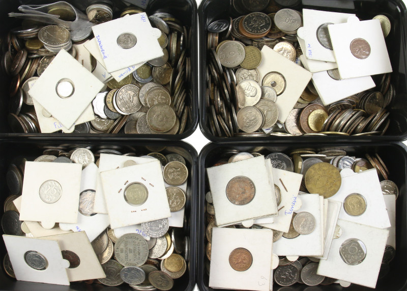 World coins - Various boxes with world coins a.w. Uganda, Mexico, France, Russia...