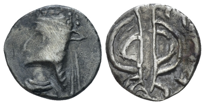Persis, Uncertain king Obol I century BC - I century AD, AR 12.20 mm., 1.15 g.
...