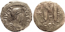 JUSTIN I, Follis, S62, Bust r/M betw stars, CON- G ; VF, obv centered sl low, portrait has unusually strong hair & diadem detail; smooth greenish-brow...