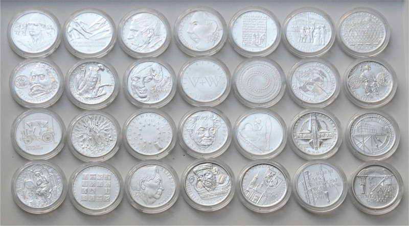 COINS, MEDALS&nbsp;
Lot 28 coins - 200 Korun uncirculated, various types, no ce...