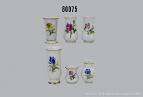Porzellan, Konv. 6 kleine Blumenvasen, Meissen, davon 3 x 2. Wahl, H bis 14,5 cm, guter Zustand