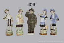 Konv. 5 Porzellan Figuren, dabei Soldat mit Reservistenpfeife sowie 2 Paare Frau und Mann, glasiertes Porzellan, versch. Darstellungen, H bis 19 cm, g...