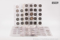 Kleiner Sammlernachlass: 6 Albumseiten, gefüllt mit ca. 90 Fünf-DM-Gedenkünzen, verschiedene Jahrgänge, dabei auch einige Dubletten, dazu Österreich, ...
