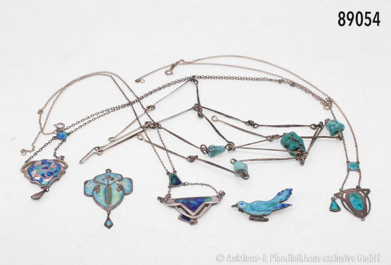 Konv. Silberschmuck, dabei 3 Silberketten mit Emailarbeiten, England, Jugendstil...