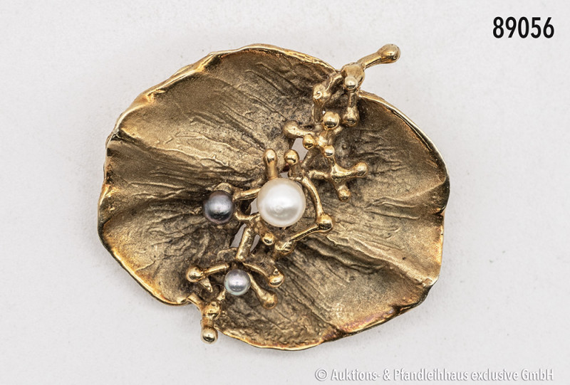 Brosche, 585er Gelbgold, mit 3 Perlen, 9,4 g, guter Zustand