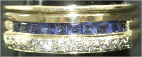 Fingerringe
Damenring Gelbgold 750/1000, besetzt mit 10 Saphiren und 30 Brillanten. Ringgröße 17. 7,63 g.