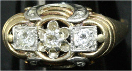Fingerringe
Fingerring, Gelbgold/Weissgold 585/1000. besetzt mit 4 kl. Altschliffdiamanten und 3 (wohl später ergänzten oder nachgeschliffenen) Brill...