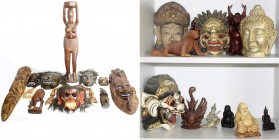 Zusammenstellungen/Lots
Großer Posten, u.a. Sammlung afrikanischer Holzskulpturen und Masken mit drei versch. Geistermasken der Chokwe in Angola, vie...