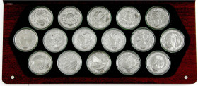 Australien
Elisabeth II., seit 1952
Holzschatulle "The Sydney 2000 Olympic Silver Coin Collection" mit kompletter Serie der 16 versch. Silber-5-Doll...