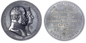 Brandenburg-Preußen
Wilhelm I., 1861-1888
Silbermedaille o.J. von Kullrich Zum Ehejubiläum. 45 mm; 50,58 g. Im Originaletui. vorzüglich/Stempelglanz...