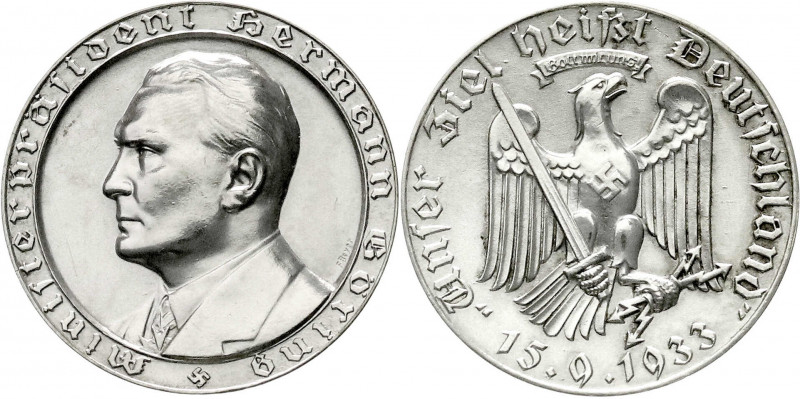 Drittes Reich
Silbermedaille 1933, Pr. Münze Berlin (v. F. Beyer). Auf die Erne...