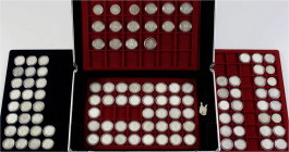 Zusammenstellungen/Lots
Münzkoffer mit 108 X 2 Mark Kaiserreich: 17 X Bayern, 12 X Baden, 26 X Preussen, 16 X Hamburg, 17 X Sachsen und 20 X Württemb...