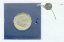 Gedenkmünzen der DDR
5 Mark 1979, Einstein. Münze Korrosionsflecke. Polierte Platte, original verplombt. Jaeger 1572.