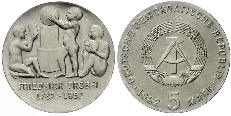 Gedenkmünzen der DDR
5 Mark 1982, Fröbel. Randschrift läuft links herum. prägef...