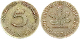 Bundesrepublik Deutschland
Rondenverwechslung: 5 Pfennig 1974 F. Auf Schrötling des 1 Pfennig (Stahl, Kupfer plattiert). 2,04 g. Laut Jaeger bislang ...