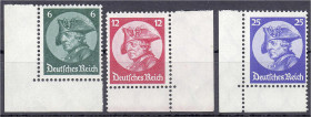 Deutschland
Deutsches Reich
Fridericus 1933, kompletter Satz in postfrischer Erhaltung, Bogenecken, 25 Pf. in Kabinetterhaltung. Mi. 530,-€. ** Mich...