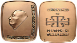 Bronze-Guss-Plakette, 1956
Deutschland, BRD. auf Walter Kolb 1902-1956, Ehrengabe des Deutschen Turner - Bundes.. stgl