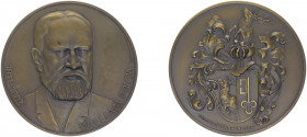 Bronzemedaille, o. Jahr
Deutschland, Diverse ohne Jahr. auf William Prym und auf der Rückseite Familien-Wappen von 1580, Dm 81 mm.. 240,69g
vz/stgl