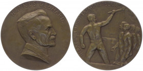 Bronzemedaille, o. Jahr
Finnland. auf Hannes Gebhard 1864 - 1933, finiischer Politiker.. 63,19g
vz