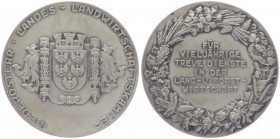 Franz Joseph I. 1848 - 1916
Bronzemedaille, o. Jahr. versilbert, für Verdienste in der Land- und Fortwirtschaft.
Wien
93,67g
vz