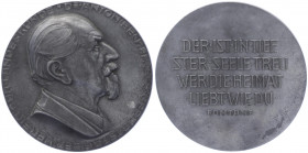 Franz Joseph I. 1848 - 1917
Weißmetallmedaille, o. Jahr. auf Dr. Anton Becker, zum 75setn Geburtstag, Verein für Landeskunde.
91,54g
vz