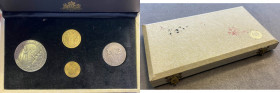 SAN MARINO Medaglia 1975 Antichi sigilli dello stato - AG (g 31,95 - 14,99) AU (g 8,99 - 4,46) Lotto di quattro medaglie nell’astuccio originale con c...