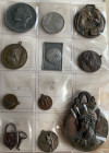 Lotto di 11 tra placchette, monete, medaglie e un piccolo lucchetto con chiave come da foto - Non si accettano resi
n.a.
