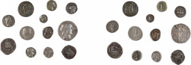 Lot de 12 monnaies antiques, empire romain, grec, et divers
Bon état général, qqs monnaies douteuses
Estimation: 200/220 EUR