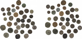 EMPIRE ROMAIN
Ensemble de 35 monnaies romaines, bronze et antoniniens, comprenant des monnaies de Dioclétien, Gordien, Theodose, Licinius, Severine, ...