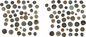 Important lot de monnaies antiques en bronze comprenant monnaies romaines, grecques, coloniales, revers variés
Bon état général, voir très bon pour c...