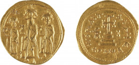 HERACLIUS, HERACLIUS CONSTANTIN et HERACLONAS
Solidus
A/ Trois empereurs en pied
R/ Croix potencée
638-641
Or 4.32 gr
Estimation: 300/400 EUR
