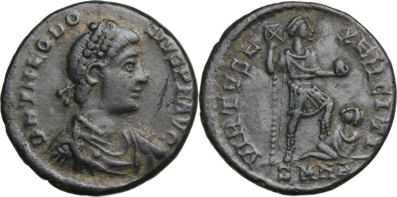 Theodosius I (379-395). AE Follis, Nicomedia mint, 383-388. RIC IX 44B. AE. 5.10...