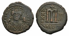 Maurice Tiberius (582-602). Æ 40 Nummi (31mm, 12.87g, 6h). Theoupolis (Antioch), year 3 (584/5). Crowned facing bust, wearing consular robes, holding ...