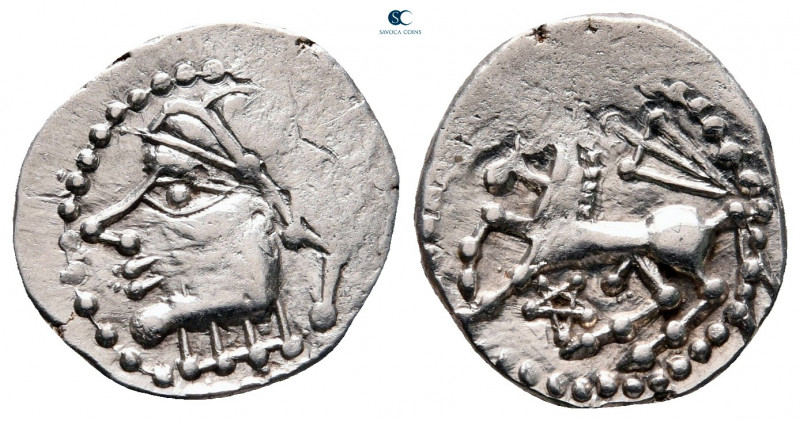 Central Gaul. Bituriges Cubi 80-50 BC. 
Quinarius AR

14 mm, 1,90 g

 Celti...