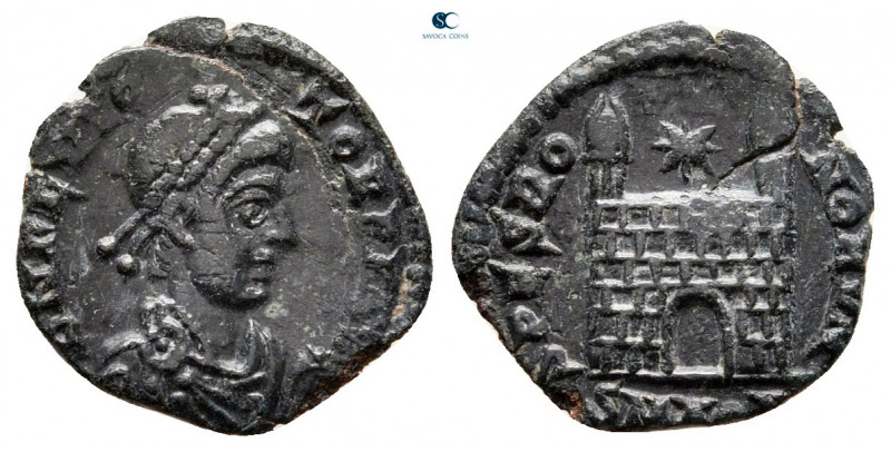 Flavius Victor AD 387-388. Aquileia
Follis Æ

10 mm, 0,71 g

DN FL VICTOR P...