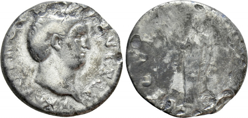OTHO (69). Denarius. Rome. 

Obv: IMP OTHO CAESAR AVG TR P. 
Bare head right....