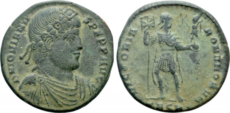 JOVIAN (363-364). Ae. Thessalonica. 

Obv: D N IOVIANVS P F P P AVG. 
Diademe...