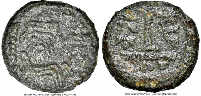 Heraclius (AD 610-641), with Heraclius Constantine. AE decanummium (14mm, 2.97 g...