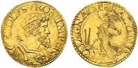 NAPOLI. Carlo V d'Asburgo (1516-1556). Doppia Au (6.78 g - 25.8 mm). CAROLVS V ROM IMP; busto radiato e corazzato a destra, con drappeggio sulla spall...
