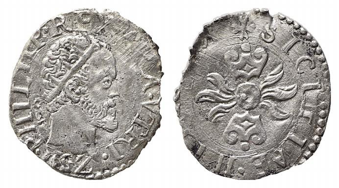 NAPOLI. Filippo II (1554-1598). Mezzo Carlino Ag (1.25 g - 18,8 mm). Testa radia...